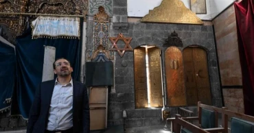 দামেস্কে পা রাখতে পেরে আপ্লুত দুই ইহুদি ধর্মাবলম্বী