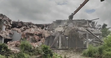 কেরাণীগঞ্জে বুড়িগঙ্গার পাড়ের নসরুলের অবৈধ বাংলোবাড়ি উচ্ছেদ