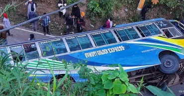 খাগড়াছড়িতে পর্যটকবাহী বাস উল্টে আহত ২০