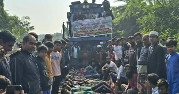 আন্তঃনগর ট্রেনের স্টপেজসহ সাত দাবিতে কুষ্টিয়ায় রেলপথ অবরোধ