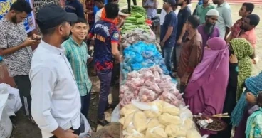 ফেনীতে স্বেচ্ছাসেবকদের ‘বিনা লাভের বাজার’