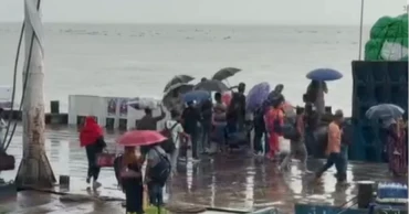 ঝড়ো বাতাসে এক ঘণ্টা পর পাটুরিয়া-দৌলতদিয়ায় ফেরি চলাচল স্বাভাবিক