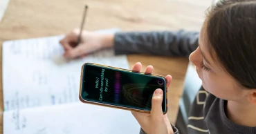 যুক্তরাষ্ট্রের বিভিন্ন অঙ্গরাজ্যে স্কুলে মোবাইল ব্যবহারে নিষেধাজ্ঞা