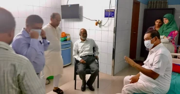 হাসপাতালে চিকিৎসাধীন সাংবাদিক নেতা কাদের গনিকে দেখতে গেলেন মঈন খান