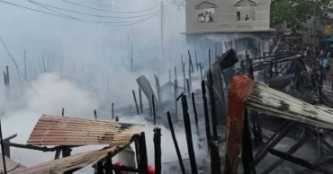 বান্দরবানে আগুনে পুড়ল ৪৭ দোকানসহ বসতঘর