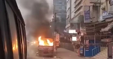 ঢাকায় সকালে দুই বাসে আগুন