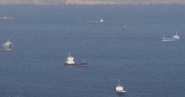 যুক্তরাষ্ট্র অবরোধ প্রত্যাহার না করা পর্যন্ত হরমুজ বন্ধের ঘোষণা ইরানের