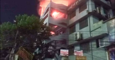 সিদ্ধেশ্বরী উচ্চ বিদ্যালয় মসজিদের আগুন নিয়ন্ত্রণে