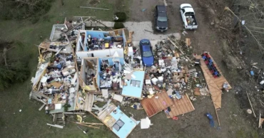 যুক্তরাষ্ট্রে ভয়াবহ ঝড়ে ৩২ জনের মৃত্যু