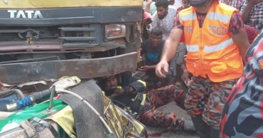 নরসিংদীতে ট্রাক ও অটোরিকশার মুখোমুখি সংঘর্ষে নিহত ৬