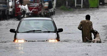 টানা বর্ষণে পাকিস্তানজুড়ে বন্যা, নিহত বেড়ে ১৮০