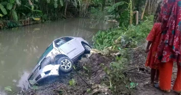 পিরোজপুরে প্রাইভেট কার নিয়ন্ত্রণ হারিয়ে খালে পড়ে শিশুসহ নিহত ৮