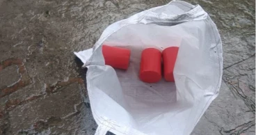 শার্শায় গোয়ালঘর থেকে ৩টি ককটেল উদ্ধার