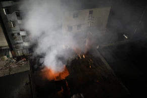 মিরপুরের অগ্নিকাণ্ডে নিহতের সংখ্যা বেড়ে ১৬