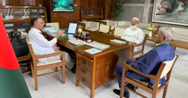 PM holds brief meeting with opposition leader at parliament