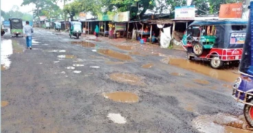 Road woes deepen in Beanibazar as 250km fall into disrepair