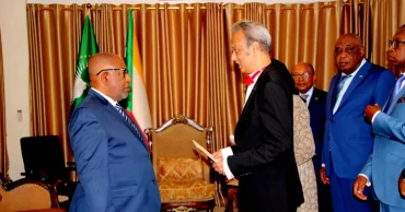 Ambassador Zokey Ahad presents credentials to President of Comoros