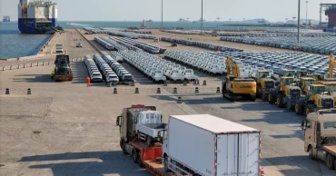 China's trade declines in Jan-Feb amid uncertainty