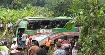 3 killed, 30 injured in Gopalganj bus crash