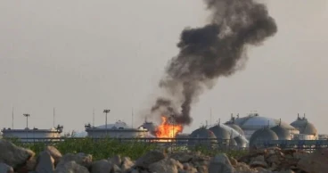 Explosions rock Riyadh as Iranian strikes on vessels in Hormuz intensify