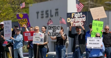 Trump's team disrupted some $430b in federal funds