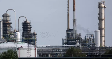 Hungary defies EU and NATO pressure, holds tight to Russian oil and gas