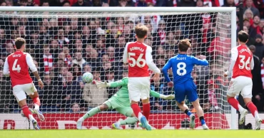 Arsenal lose to Bournemouth, revive Man City title hopes