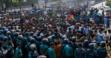 Police halt BNP’s protest march near Rampura Bridge