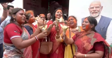“Feeling the heat now”: BJP workers in Bengal mock Mamata Banerjee amid early lead