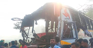 Collision between two buses leaves 4 dead in Pabna