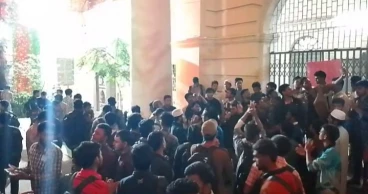 As-Sunnah Hall students of JnU confine vice-chancellor, treasurer for 9 hours demanding special scholarship
