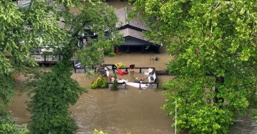 At least 5 killed as record flooding hits Indiana