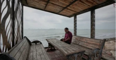 Israel frees 4 Lebanese civilians as shipping remains slow through Strait of Hormuz