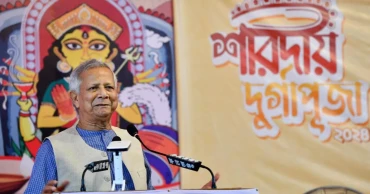 Dr Yunus exchanges greetings with Hindu community at Dhakeswari Temple