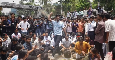 HSC examinees block roads in Dhaka, demand suspension of exams amid floods