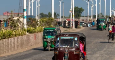 Dhaka’s air continues to be ’moderate’ this morning