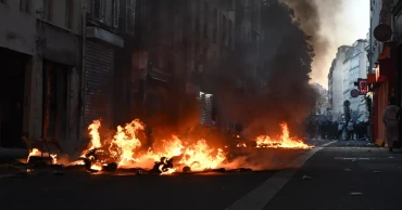 French PM urges targeted curfews after violent weekend protests