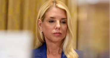 Trump removes Attorney General Pam Bondi