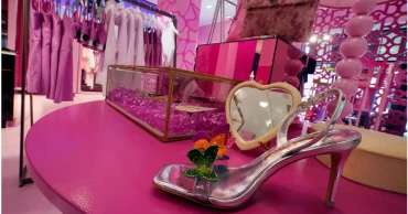 Balancing online trends with real-life budgets