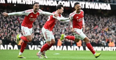 Arsenal’s set-piece strength sinks Chelsea as title debate grows