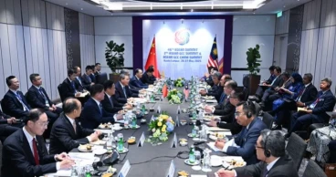 China to jointly usher in new "Golden 50 Years" for bilateral ties with Malaysia: Li