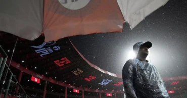 Titleholder Kolkata eliminated as IPL returns with a damp squib