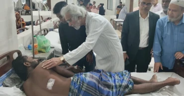 Adviser Hassan Ariff visits injured DNCC staff at Shaheed Sohrawardy Hospital