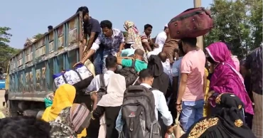 Heavy crowd at Paturia Ferry Terminal in Manikganj, passengers allege overcharging