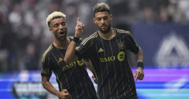 Brian White scores twice, Whitecaps rally to tie LAFC 2-2 and extend unbeaten streak to 11