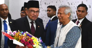 Bangladesh rolls out red carpet for Malaysian PM; talks with Prof Yunus shortly