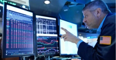 Asian stocks mostly fall after Wall Street losses, oil prices rise
