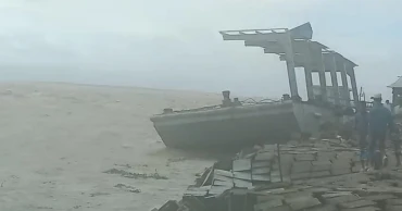 Passenger vessels suspended on 10 routes from Bhola amid rough weather