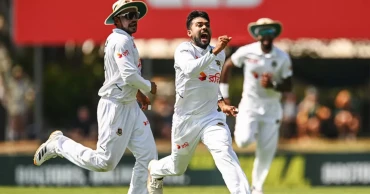 Miraz puts Bangladesh within sight of victory as Australia stutter