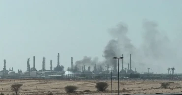 Houthis claim attack on Saudi oil refinery near Riyadh; Yemeni forces report heavy casualties in counter-strikes